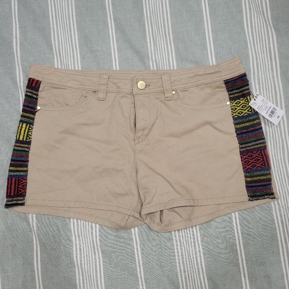MNG Khaki Shorts - Picture 1 of 3
